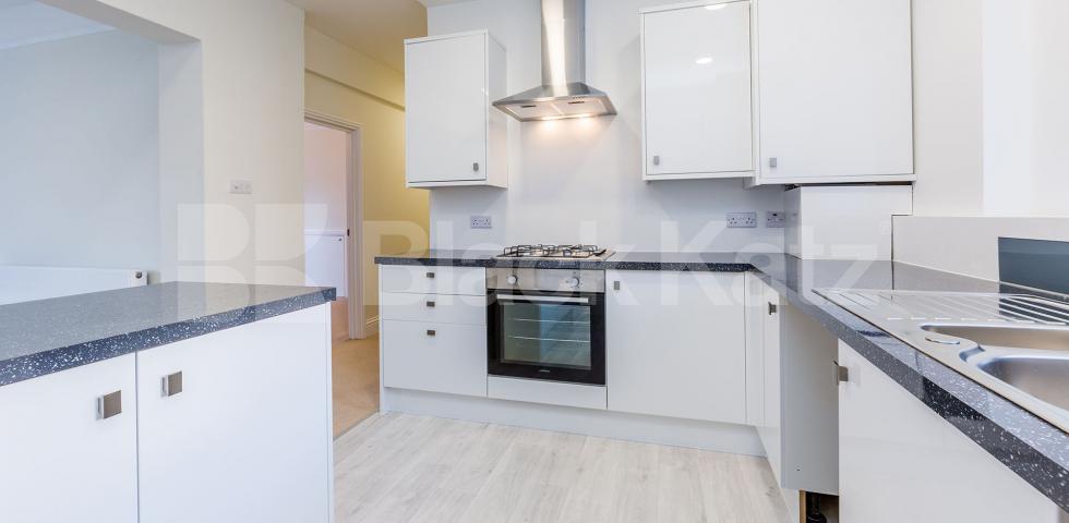 			3 Bedroom,  bath, 1 reception 			 Harrowby Street, MARBLE ARCH 
